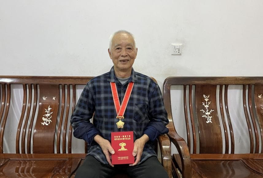 “两弹一星”精神要一代代传下去——记中国第一颗原子弹爆炸成功亲历者梅州人李寿南