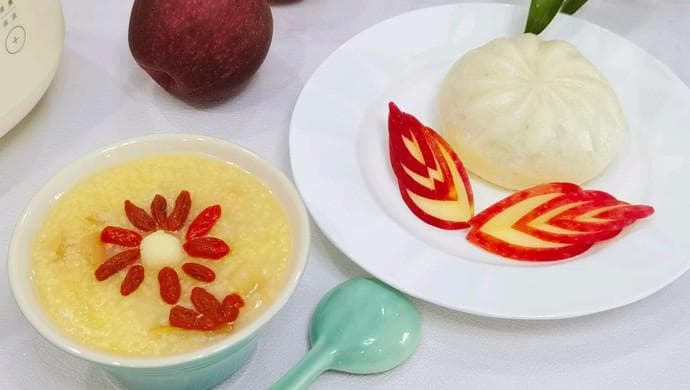 老少皆宜的养生早餐，苹果莲子小米粥