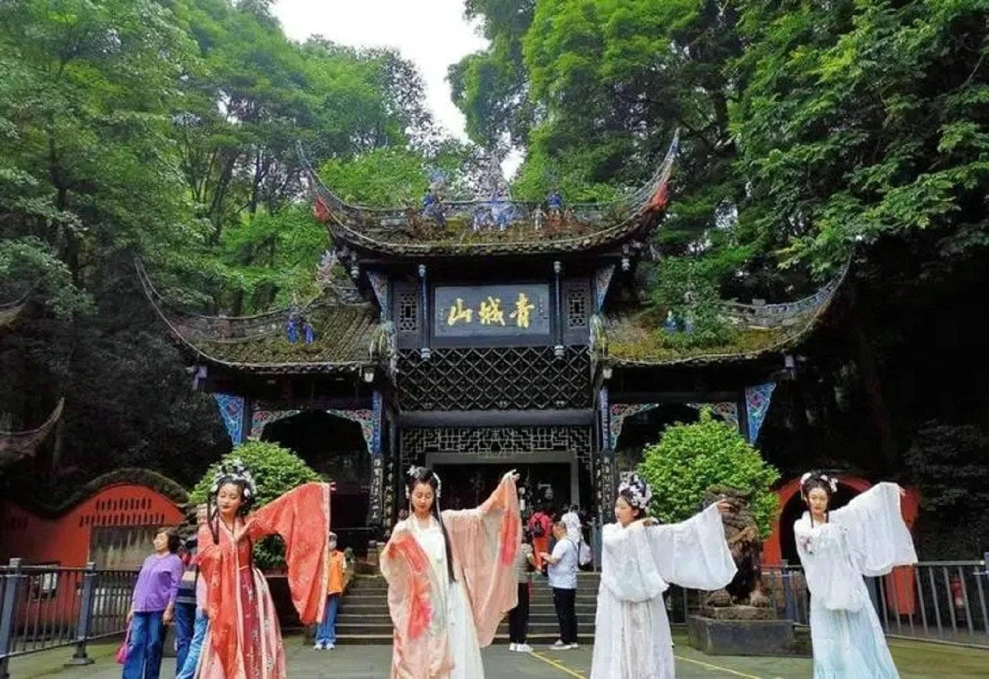 四川旅游必看攻略：老年人门票优惠及行程规划全指南