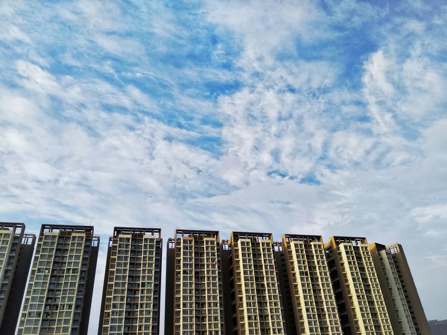 庐江县房价飙升，买房还是租房？