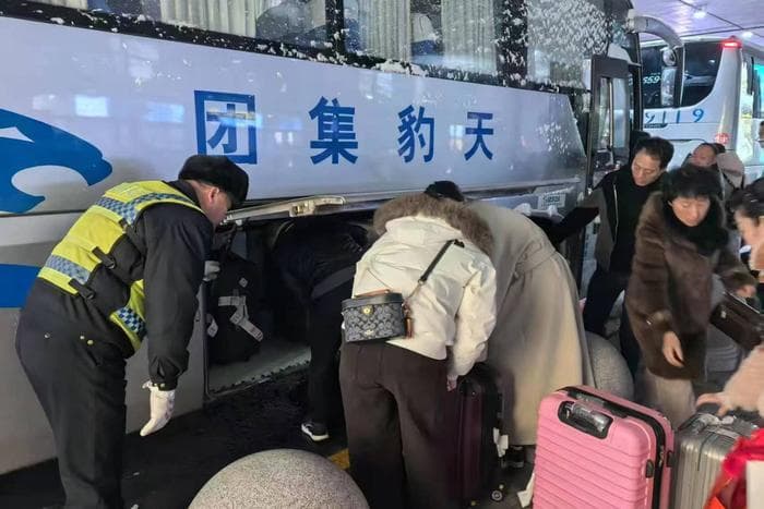 交通运输部门开出“暖心道”   妥善转运安置银川机场滞留旅客