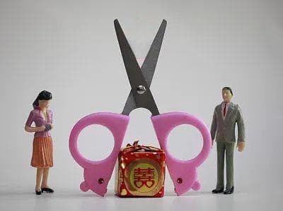 彩礼压力：让新人喘不过气的“传统”