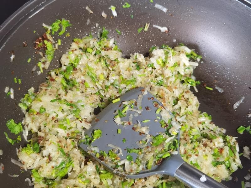 萝卜丝饼制作教程：酥脆掉渣的传统美味