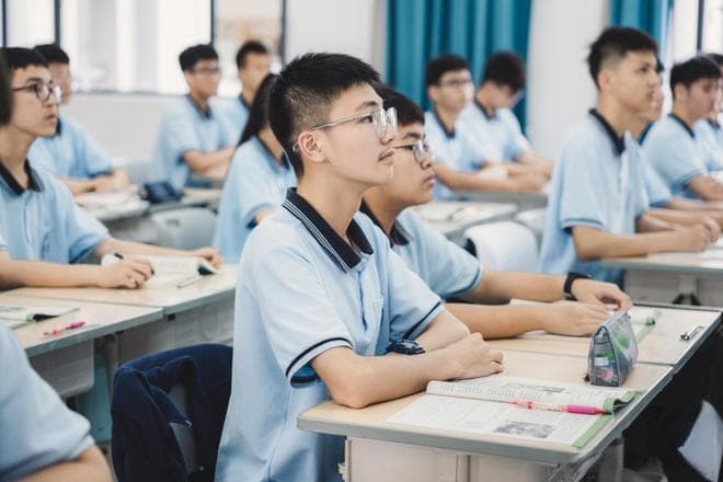 重塑未来：中考失利后，臻德带您一起看复读与私立高中的深度对比