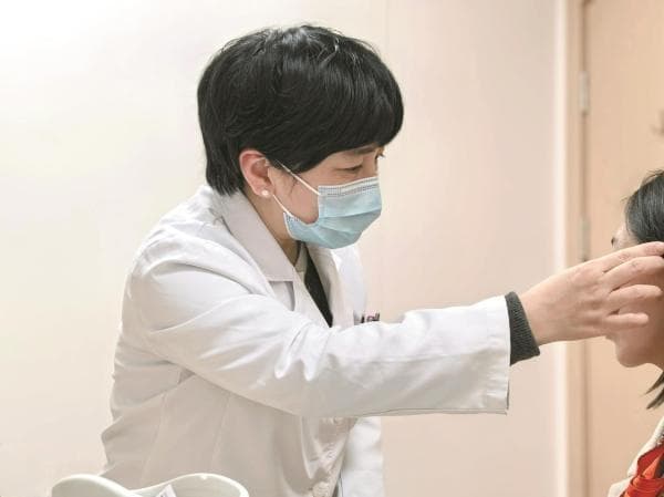 冬季皮肤发痒是过敏还是炎症？ 医生：洗澡方式要改改了
