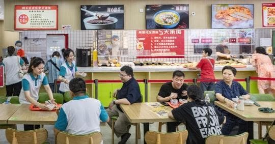 长者饭堂升级为社区饭堂，公益与经营之间的平衡和坚守