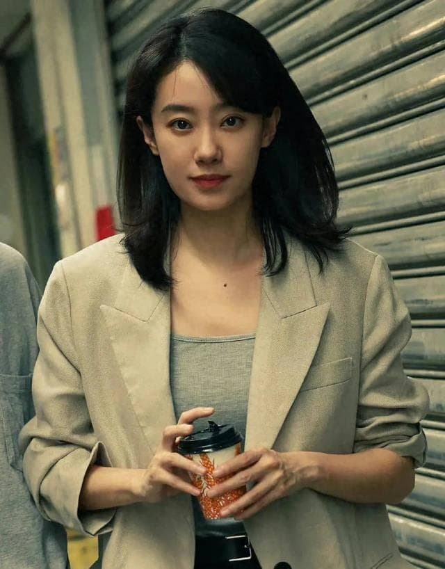 金鸡奖影后张小斐：38岁不婚让父母苦不堪言，一切无法重新来过