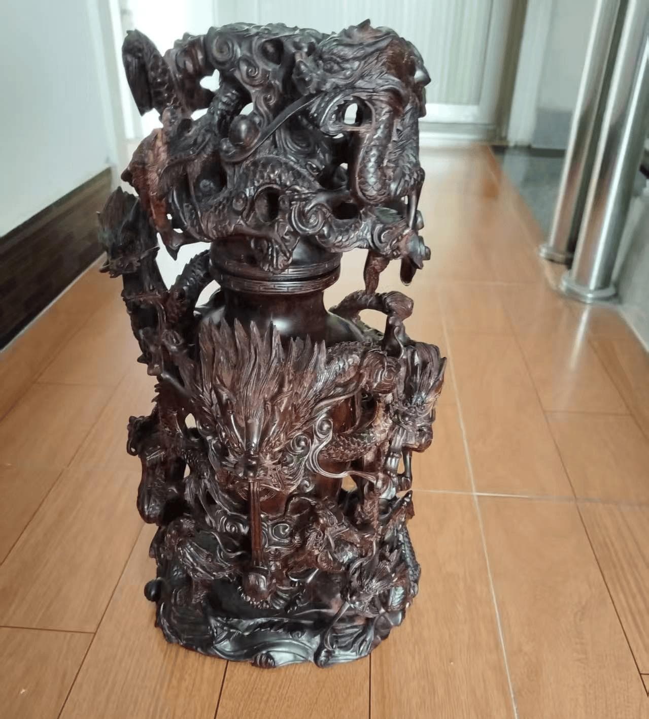 紫檀木镂空雕龙摆件：传统工艺与文化传承的完美融合