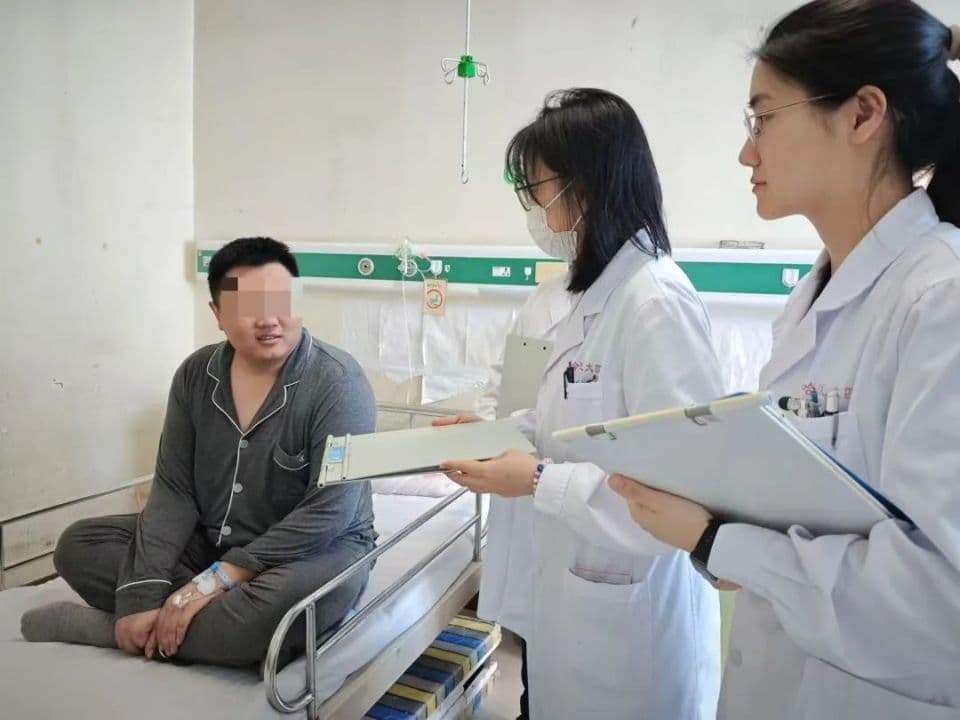 警惕病毒性脑炎“伪装”成感冒，严重可致命！