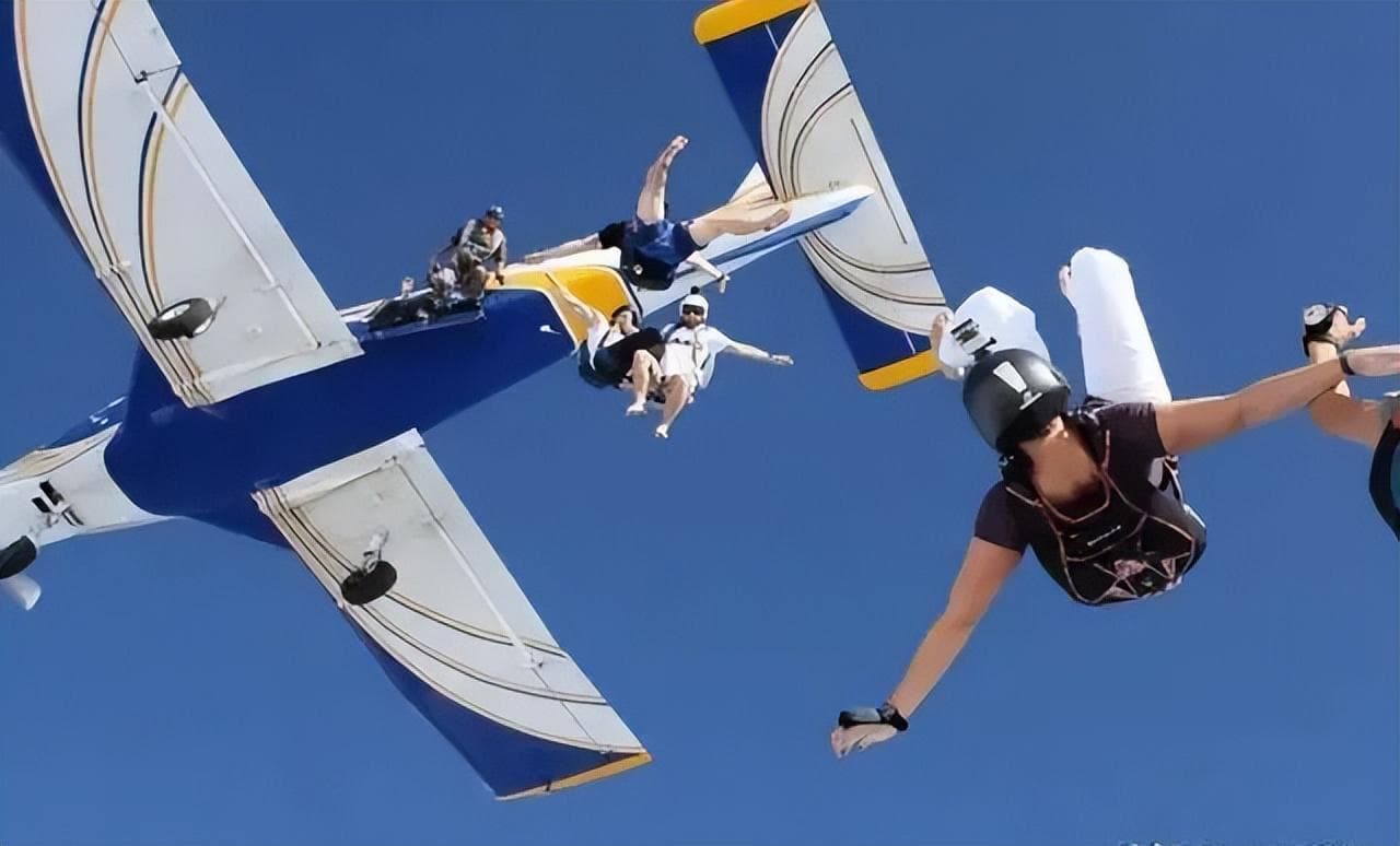 航空遇难死亡率达到100%，为何不让乘客跳伞逃生？