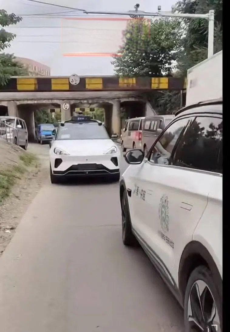 萝卜快跑们，还端不了司机的饭碗