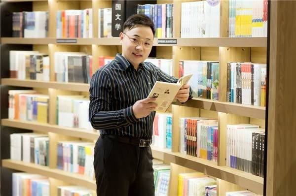 陈昂诗歌中那些半句封神的诗句
