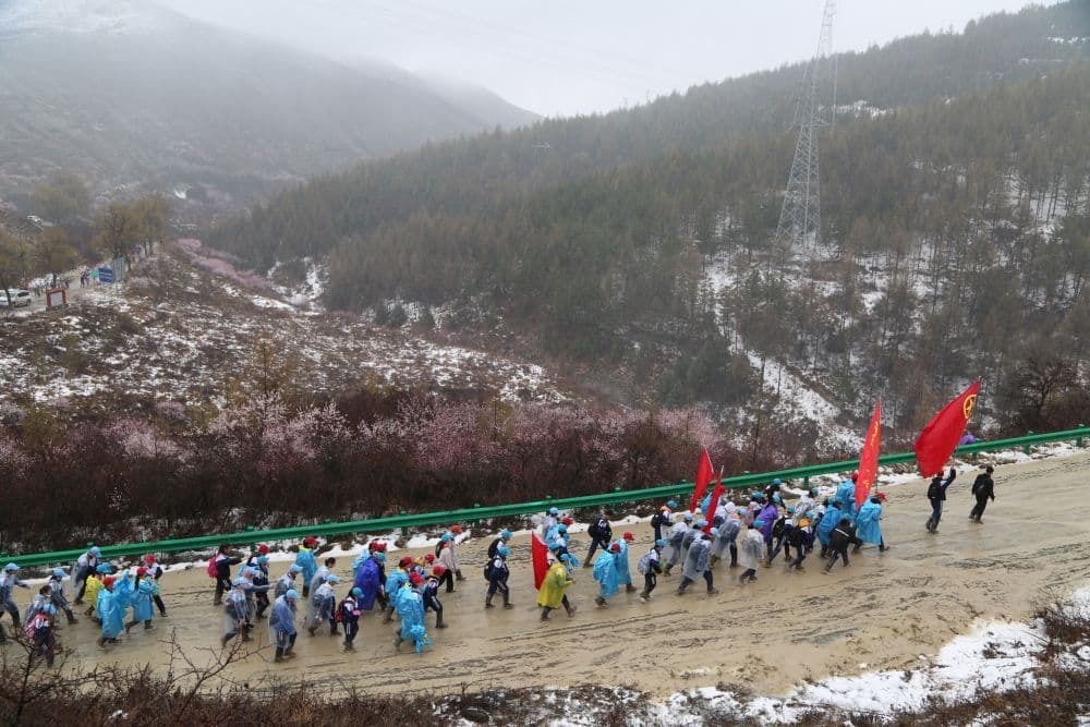 30年，百里徒步祭英烈