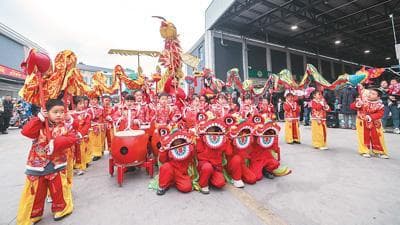 中国经济开年热腾腾（国际论道）