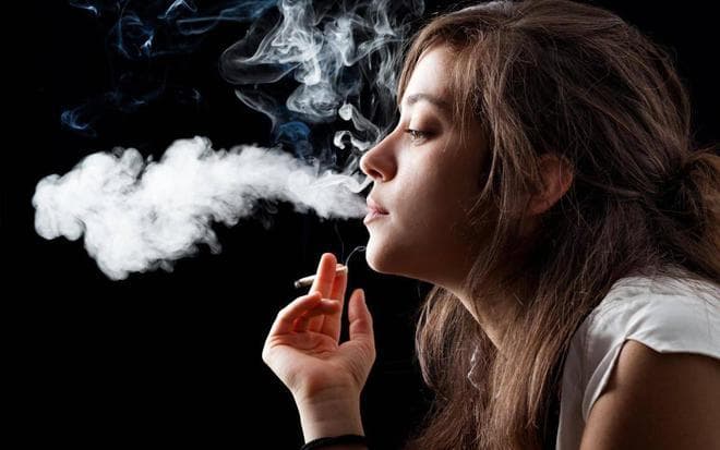 英国最新研究警告：每抽一支烟，少活20分钟，而且是在中年期！