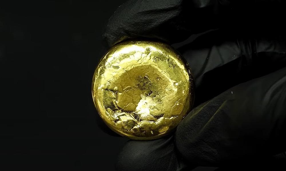 中美紧张局势加剧市场不确定性，金价保持坚挺