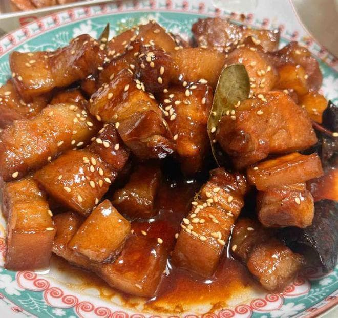 红烧肉：浓香四溢，味道醇厚
