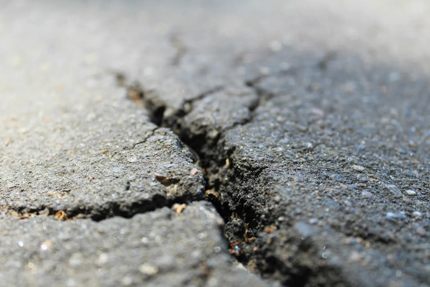 视觉分析技术革新道路病害检测，实现高效精准管理