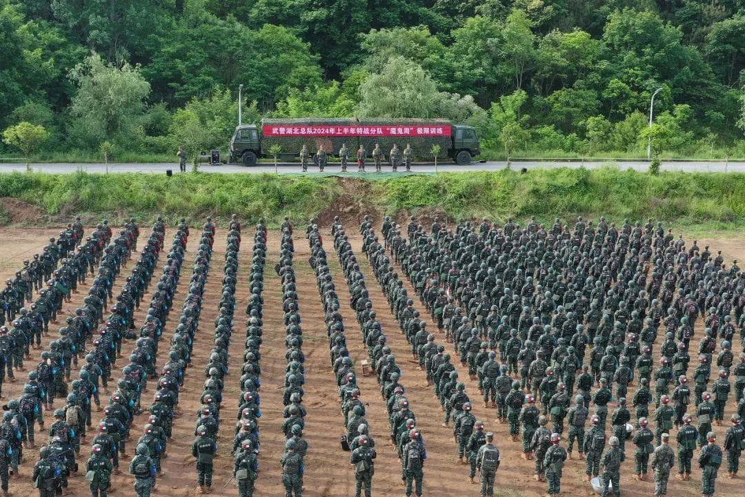 “魔鬼周”极限训练，直击武警特战队员硬核瞬间