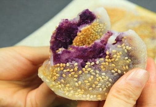 紫薯糯米饼怎么做好吃又简单？教你紫薯糯米饼的正确做法，香甜软糯，家人都爱吃！