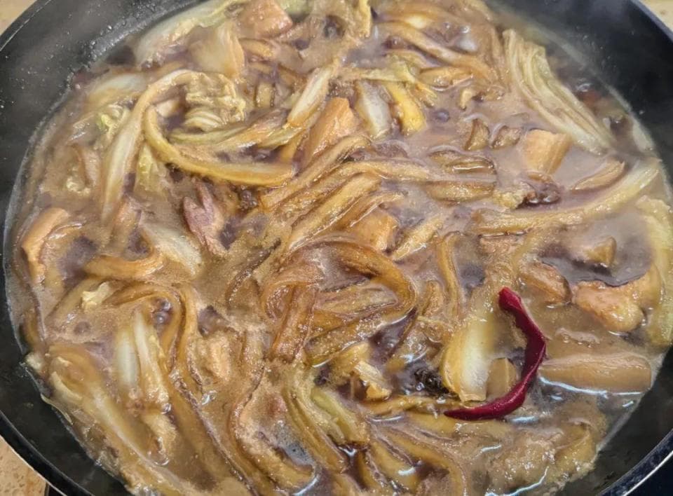 猪肉炖粉条：黑龙江传统美食的历史渊源与美味传承