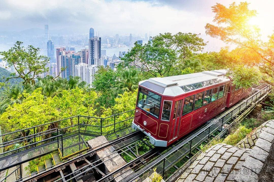 全面解读2025新版香港优才计划利弊是什么？附申请优势到永居续签全攻略