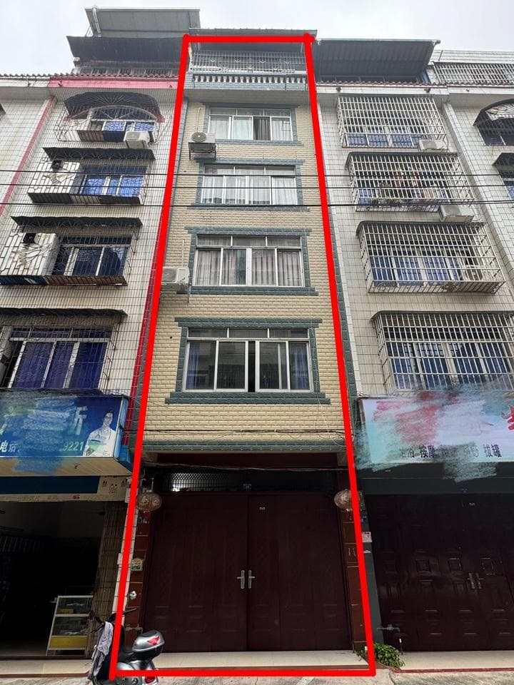 南宁武鸣一栋6层自建房拍卖，被人89万就买到了