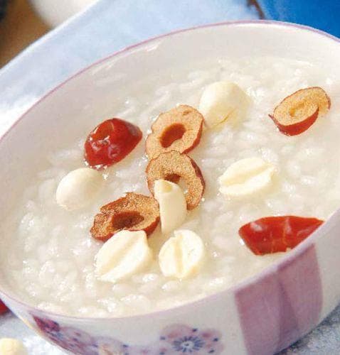 莲子补脾安神，想要助眠效果好，应该怎么吃？食用禁忌有哪些？