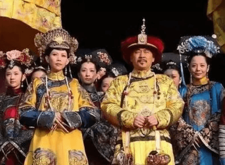 满族八大姓氏的由来：探索满族显赫家族的根源