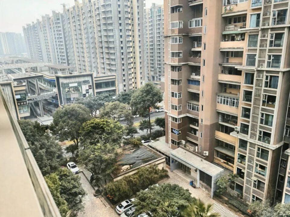 学区房走下坡路？4年血亏80万，宁愿不卖也不割肉