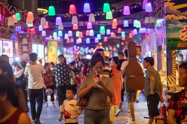 200元住五星，年轻人爱上县城酒店