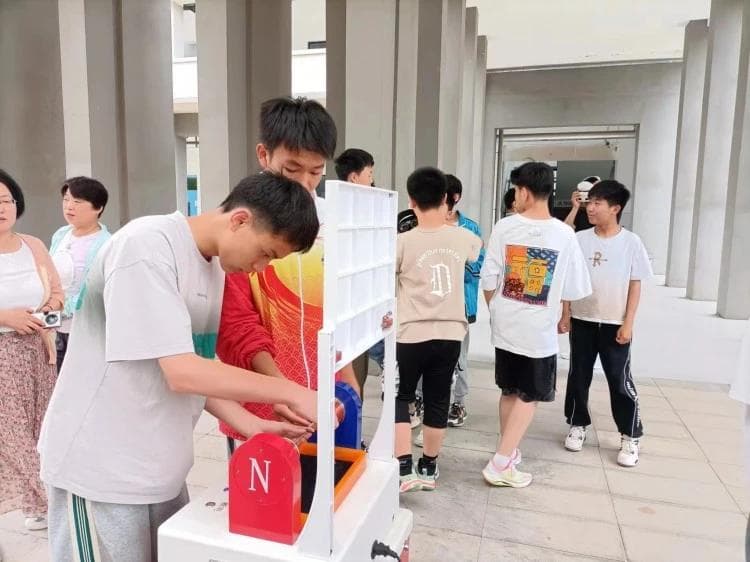 拓宽视野，点亮未来：学生人生多元可能性的实践探索
