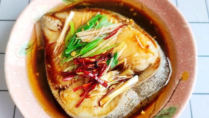 清蒸鳕鱼：简单美味的烹饪指南