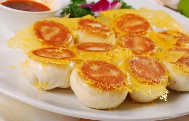 上海十大经典美食：从生煎包到鲜肉月饼，品味地道本帮菜