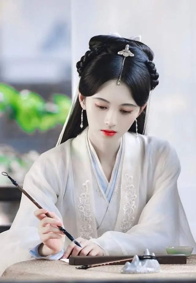 十二首才女写给丈夫的诗词，尺纸从头彻尾空，忆人全在不言中。