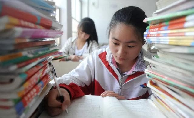梦见上学时的事情：周公解梦的多维度解析