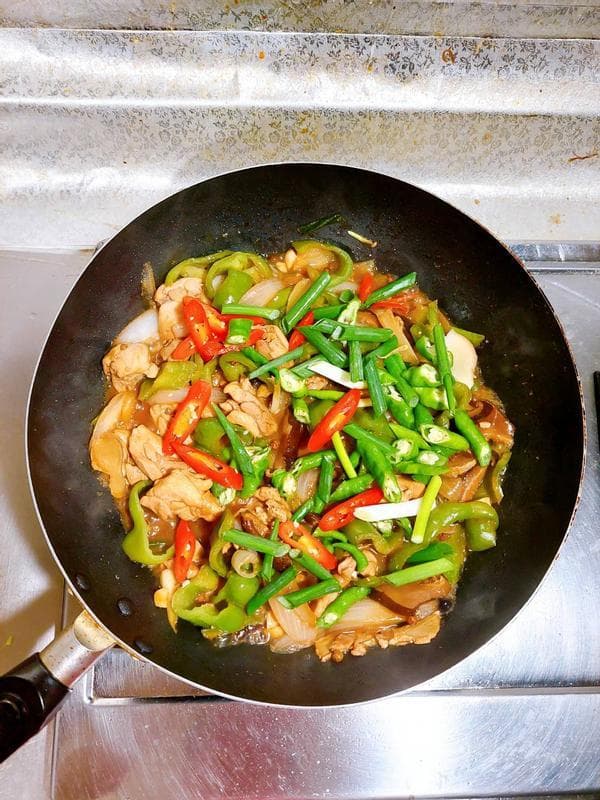 砂锅花雕鸡煲：饭店级美味在家也能做
