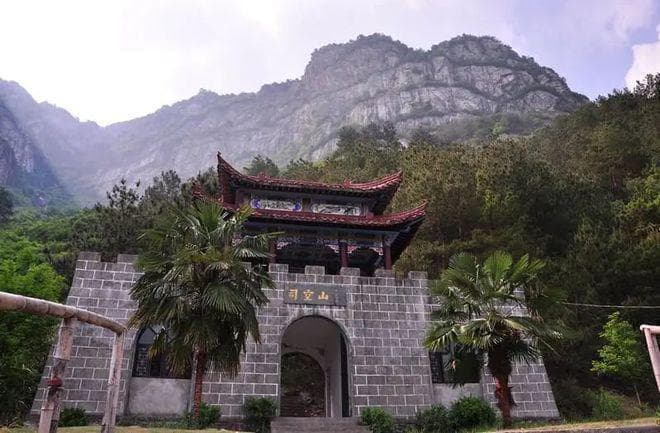 古代：“司马”管军马，“司徒”管教化，“司空”管建设