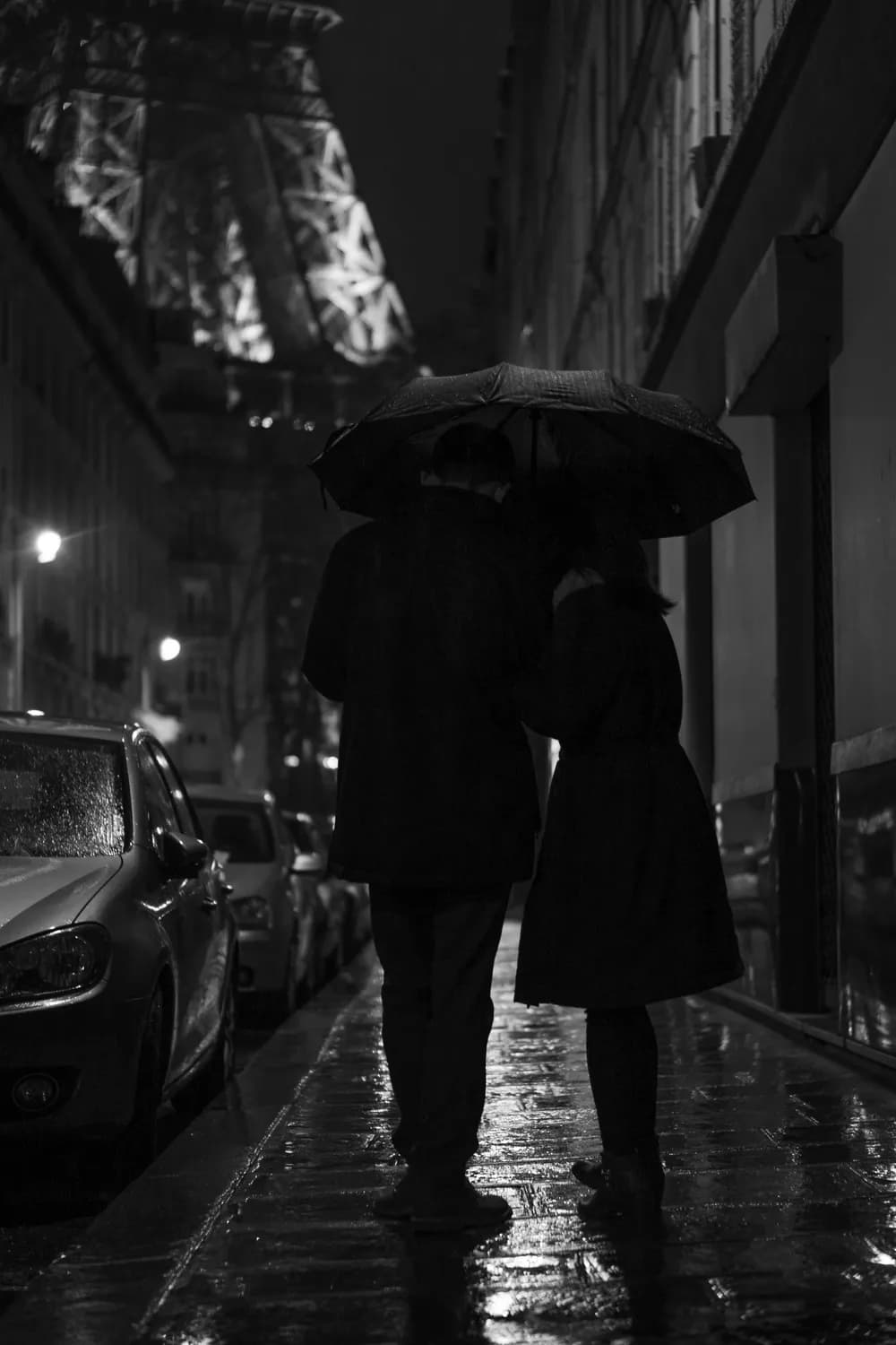 撑伞还是淋雨？这才是真爱！
