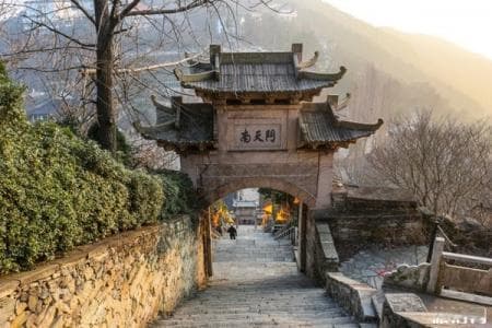木兰山景区游玩攻略：千年香火圣地的宗教文化与地质奇观
