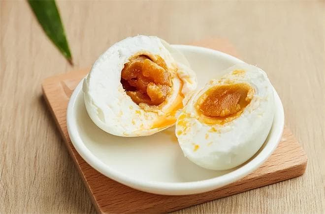 咸鸭蛋虽好但要适量，这样吃更健康