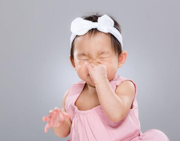 新生儿鼻塞怎么办？5种安全有效的家庭护理方法