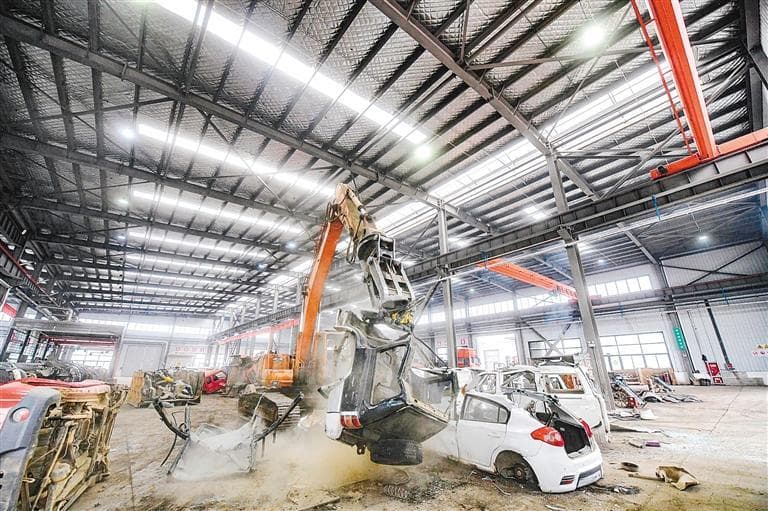 在这里 报废汽车“拆”出新价值