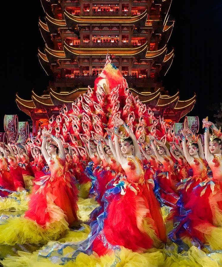 黄鹤楼凤凰之舞：武汉分会场的高光时刻！