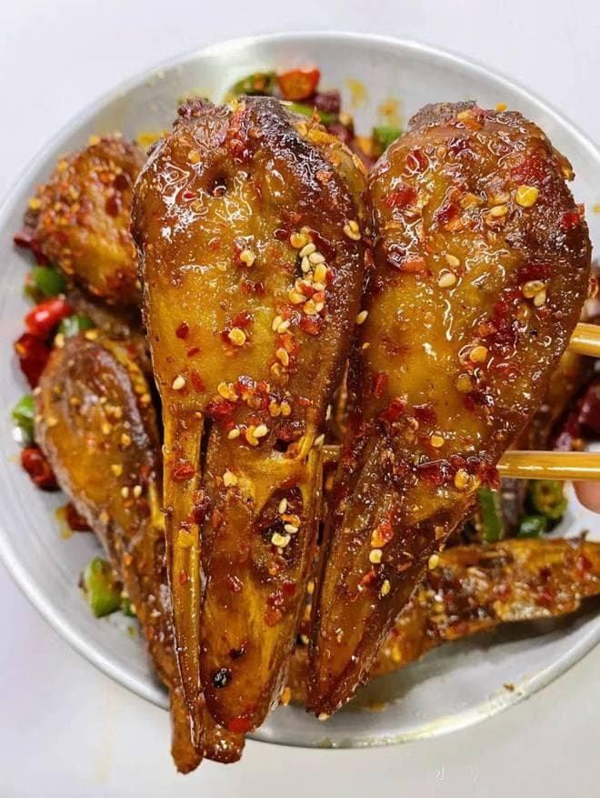 热辣过瘾的麻辣干锅鸭头，吃一次就念念不忘