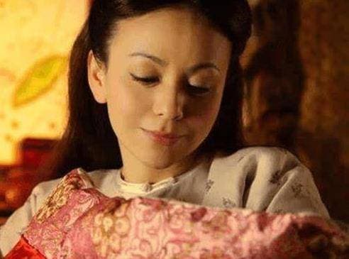 清代女子难产昏厥被误认已死入葬，200年后开棺其中景象凄惨