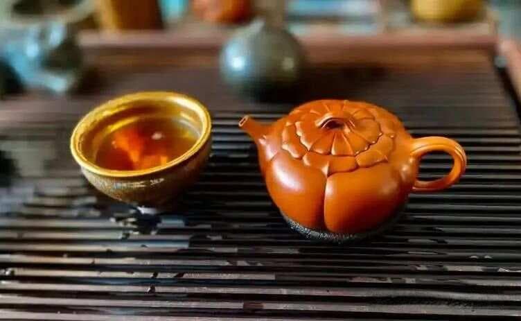 宜兴紫砂壶的保养技巧及注意事项！