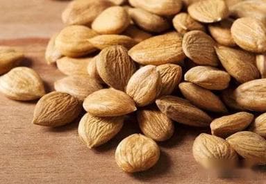 南杏仁的功效与食用指南：止咳、润肺、营养全面