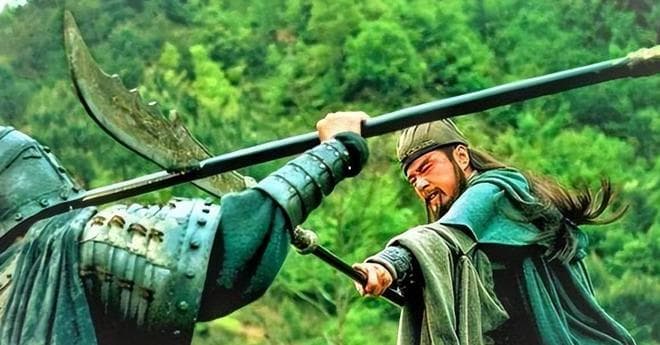 古代武将能举几十斤兵器打一天？出土的文物，揭秘了兵器真实重量