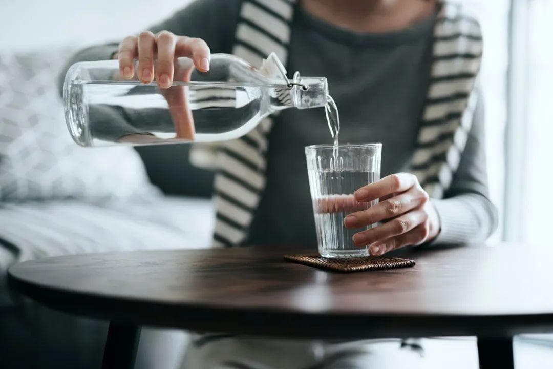 喝“有水垢的水”会得结石？铁锅炒菜能补铁？真相是……